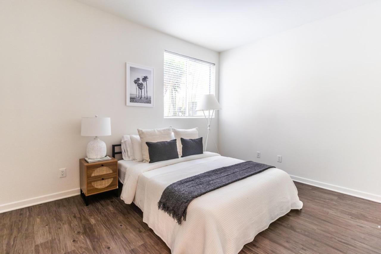 Spacious 2br Near Santa Monica Beach, Walk Everywhere! Apartamento